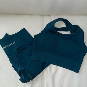 Alphalete Amplify Leggings and Vault Bra color Teal